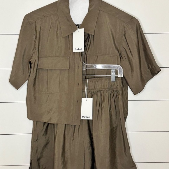 NWT: "Darling, Society" Playful Short Sleeve Top & Shorts Set. Size: Small - Picture 2 of 4